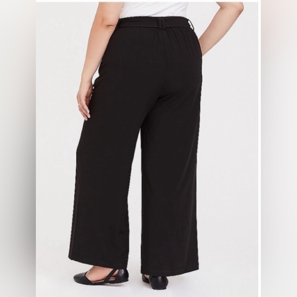 NEW! Torrid Black Crepe Self Tie Wide Leg Pant, NWT, Size 1X - Picture 3 of 6